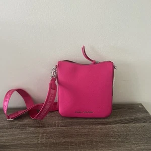 New Marc Jacobs Drifter Swing Pack Crossbody Leather Bag Hot Pink - Imagen 1 de 4