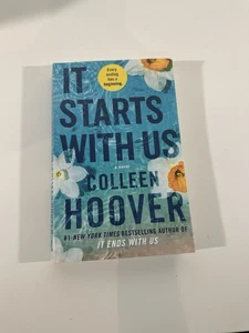 It Starts with Us: A Novel - Paperback By Hoover, Colleen - EUC - Imagen 1 de 3