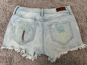 Hollister Women's White Washed Cut Off Distressed Denim Short Shorts Size 1 W25 - Picture 1 of 3