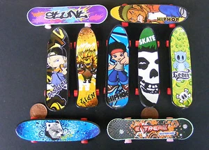 Plastic Skateboard 9.5cm x 2.2cm & Turning Wheels Tumdee 1:12 Scale Dolls House - Picture 1 of 29