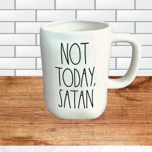 Taza Rae Dunn “NO HOY, SATANÁS” Blanca con Cerámica LL Negra MUY RARA-NUEVA - Imagen 1 de 2