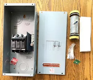 TQC100S GE Circuit Breaker Surface Mount Enclosure W/THQC32090 GE Breaker 90 AMP - Picture 1 of 7