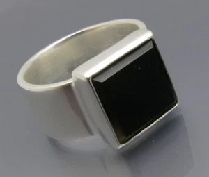 DISEÑO MADURO - ANILLO ÓNIX - HECHO A MANO - ÚNICO DE ORFEBRERÍA PROPIA - Imagen 1 de 9