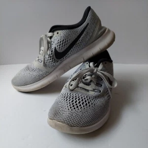 Nike Free RN Damen 7,5 Laufschuhe Turnschuhe Sport weiß schwarz grau - Bild 1 von 12
