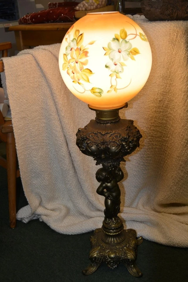 Lámpara de mesa eléctrica ornamentada L&L WMC salón GWTW banquete latón querubín VA Foto 1 de 1