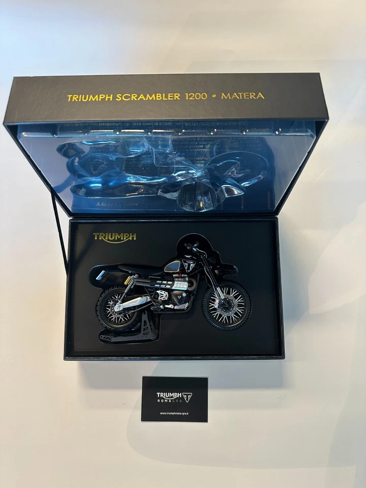 MODELLINO TRIUMPH SCRAMBLER 1200 JAMES BOND 007 - Immagine 1 di 4