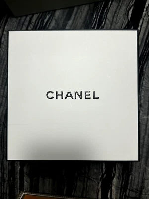 Chanel ORIGINAL Chance Eau Tendre Signature caixa vazia presente 9" x 9" x 4" - Imagem 1 de 4