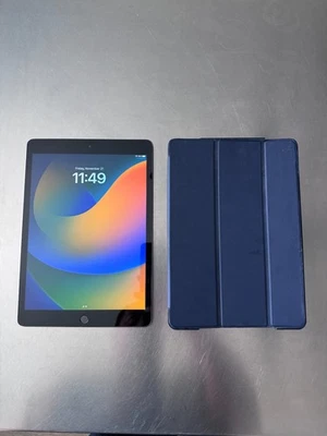 iPad 8th Generation 128GB Space Gray Excellent Condition - Image 1 of 4