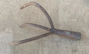 Antiguo Cultivador de Jardín Agrícola 3 Dientes Arte Primitivo Escultura Reparado EE. UU. - Imagen 1 de 7