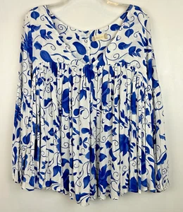 Altar'd State Boho Top 3/4 Bell Sleeves Blue & White Floral Size Small Gypsy - Picture 1 of 12