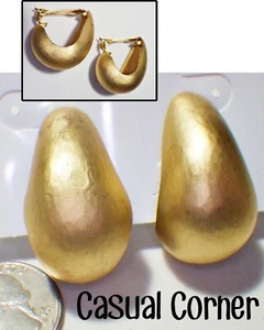 Vtg Signed CASUAL CORNER Lg Chunky Domed J-Shaped Matte Gold Plate Clip Earrings - Picture 1 of 3
