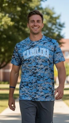 T Shirt Carolina Men's Large         Crew Neck  Blue  Digital Camo Badger  Foto 1 de 4