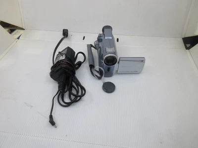 Canon ZR80 Mini DV Camcorder - Image 1 of 4