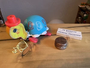 Canicas Fisher Price Tipsy Turtle, YoYo de Madera y Damas Chinas - Imagen 1 de 10