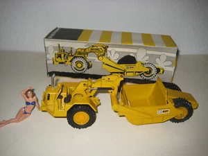 CATERPILLAR 621 SCRAPER PACMAN LOGO #122 NZG 1:50 OVP - Picture 1 of 6