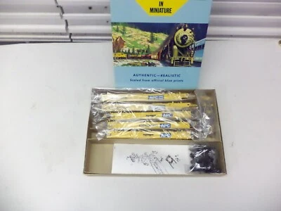 Athearn Ho 5913, Gunderson 5-Unit Well Car kit set, APC - Image 1 of 3