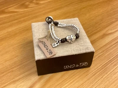 NUEVO CON ETIQUETAS Pulsera Uno de 50 Plateada Doble Fila Cuentas con Corazón "Primera Fecha" Foto 1 de 4