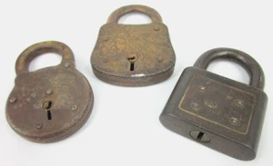 3 cerraduras antiguas diferentes candado Yale Titan palanca eléctrica indio nativo americano - Imagen 1 de 8