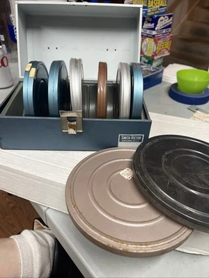 Estuche de transporte de carrete de película Smith-Victor de 8 mm con 10 latas de 8 mm 8, pocos carretes de película Foto 1 de 4