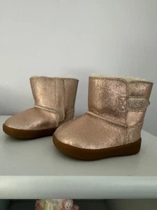Baby UGG Boots rose gold metallic leather size 2/3 HARD TO FIND COLOR!   NICE! - Picture 1 of 6