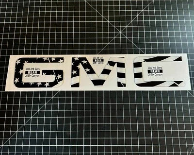 SE ADAPTA A 2019+ SOLO GMC SIERRA* PRECORTADO (cúpula) emblema superposiciones BANDERA NEGRA/BLANCA ONDULADA Foto 1 de 4