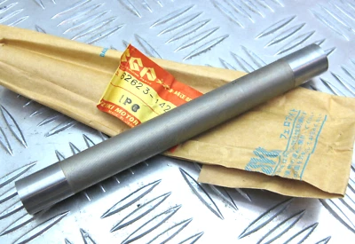 SUZUKI RM125-RM250-RM465-RM500-PE175-RG500, NEW CUSHION LEVER SPACER 62623-14204 - Image 1 of 3