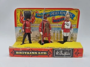 Britains 1973 New Metal Models 3 Pack Lifeguard Beefeater Coldstream Guards - Bild 1 von 9