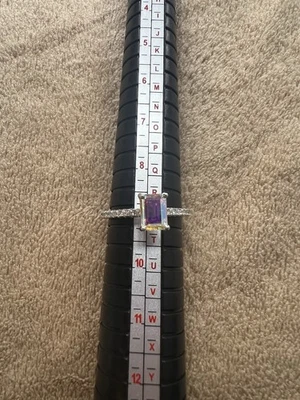 Banda pavé de plata de ley 925 con corte esmeralda de piedra lunar Ab de 2 quilates, talla 9 Foto 1 de 3