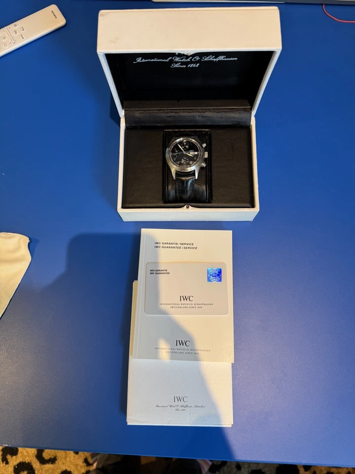 IWC Fliegerchronograph Fliegeruhr am Lederarmband  - Bild 1 von 4