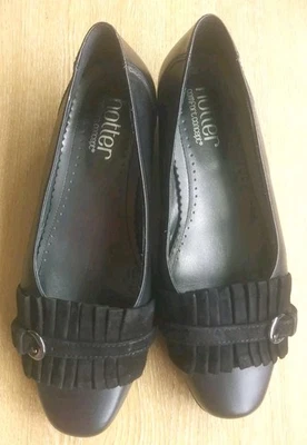 HOTTER SIZE 3EE WIDE FIT 'VELVET' BLACK LEATHER & SUEDE .     G03111225B2/41A - Image 1 of 4