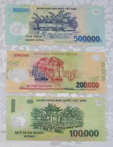 100K, 200K & 500K Dong Vietnam Polymer Banknotes 3 Pc lot, Unc - Picture 1 of 2