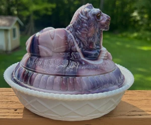 Vintage Westmoreland 7" Purple Slag Glass on Milk Glass Lion on Nest Signed - Picture 1 of 8