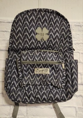 Рюкзак Lucky Brand большой синий геометрический узор клевер б/у в отличном состоянии без дыма!! Школа - Изображение 1 из 4