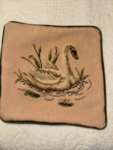 Funda Almohada Cisne Decorativa Vintage Punto de Cruz 12 x 12 Terciopelo Punta de Aguja - Imagen 1 de 5