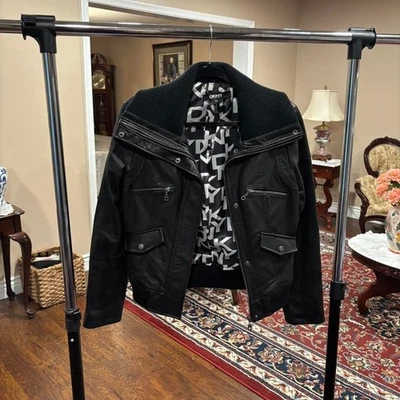 Vintage DKNY Chaqueta Bomber Cuero Negra con Bolsillos con Cremallera Foto 1 de 4