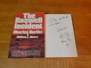 Roswell Incident Signed 1st Edition Book Charles Berlitz, William L Moore / 1980 - Imagen 1 de 11