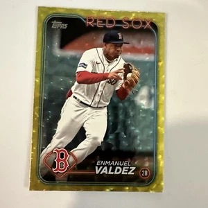 2024 Topps Emmanuel Valdez #300 Yellow Crackle 24/50  Boston Red Sox - Picture 1 of 3