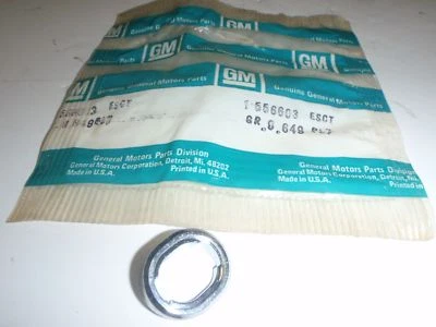 NOS GM DELCO Power Antenna Escutcheon 边框 77 Oldsmobile Cutlass 4 门 全新 — 第 1/2 张图片