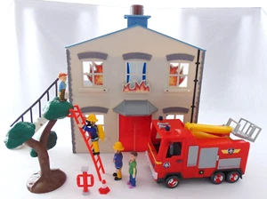FIREMAN SAM MULTI RESCUE HOUSE WITH 4 FIGURES AND JUPITER FIRE ENGINE - Picture 1 of 13