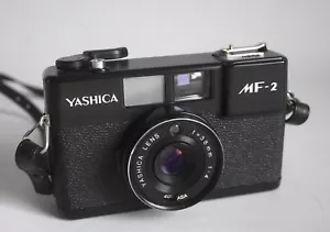 Yashica MF-2 35mm Obiettivo Point & Shoot Compatto 38mm 1:4 ~ Flash Funzionante - Foto 1 di 18