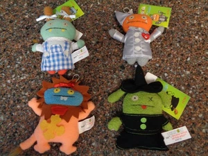 GUND Muñeca Fea Mago de Oz Set 4 Llaveros de Peluche 4.5" Dorothy Bruja León Hombre de Hojalata - Imagen 1 de 7