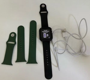 Apple Watch SE 40mm GPS + Cellular (2nd Generation) 32GB Black S/M + Green Band - Photo 1 sur 9