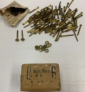 Lote de tornillos y arandelas de latón vintage sin usar de aproximadamente 90 cada uno 1/2” 6 ranuras redondas U - Imagen 1 de 9
