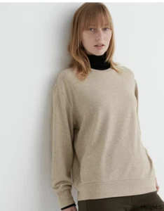 Uniqlo Women's Soft Knitted Fleece Crew Neck T-Shirt L Beige Long Sleeve Warm - Picture 1 of 7