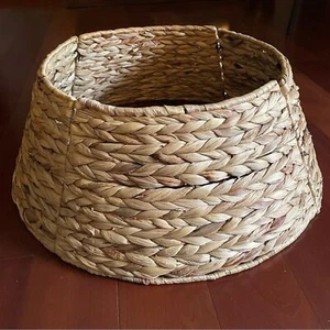 24” Woven Christmas Tree Collar. New! Easy to store! - Picture 1 of 11