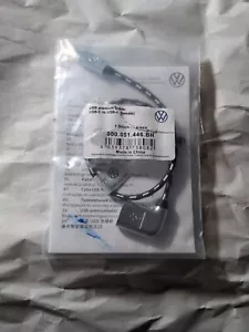 OEM Volkswagen Premium USB-C to USB-A Cable 000.051.446.BH Open Box - Photo 1 sur 7