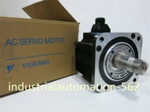 Yaskawa SGMRV-13ANA-YR13 AC Servo Motor New In Box Expedited Ship 1PCS - Picture 1 of 5