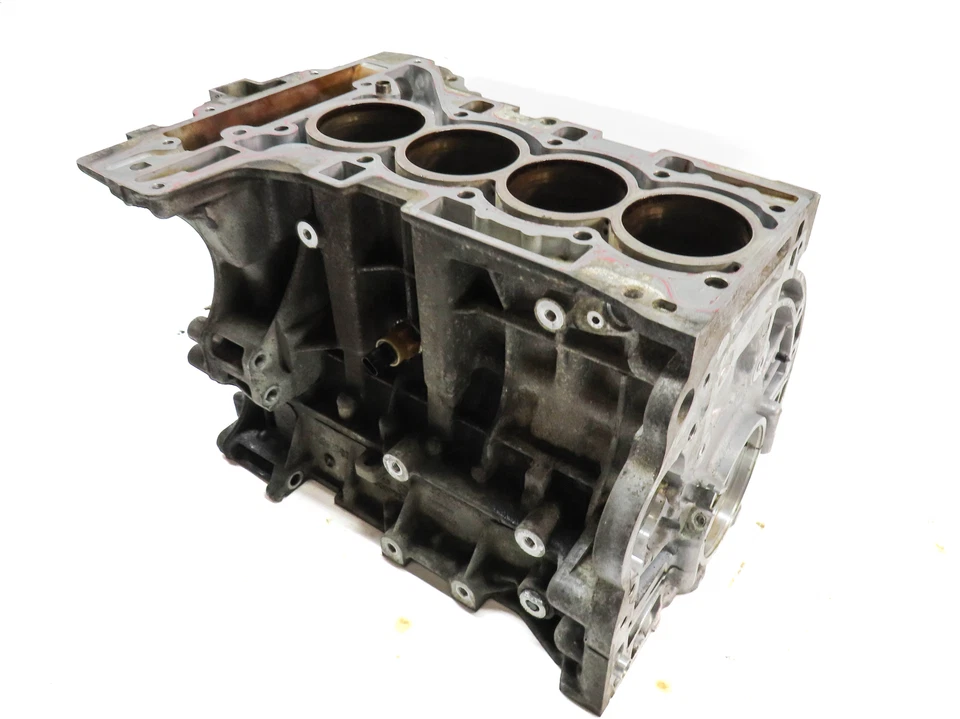 BMW 320i (F30) 2012-2018 2,0 L motor turbo bloque de cilindros (desnudo) Foto 1 de 4