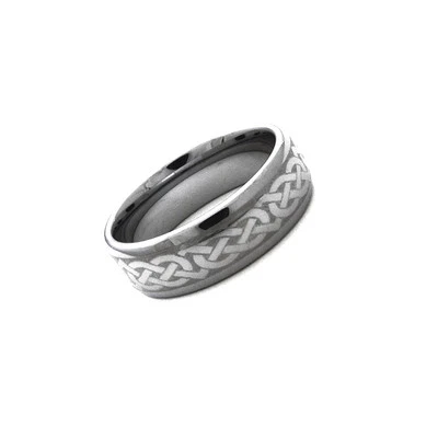 Anillo nudo celta de carburo de tungsteno de 8 mm para hombre color platino Foto 1 de 2