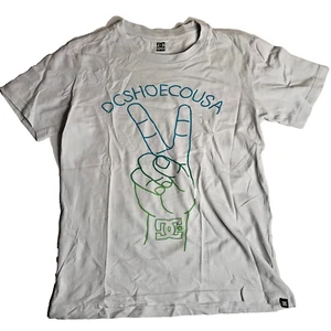 DC Shoecousa White T-Shirt Size Youth Medium/12 - Picture 1 of 8